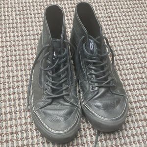 Black leather Van's size 9